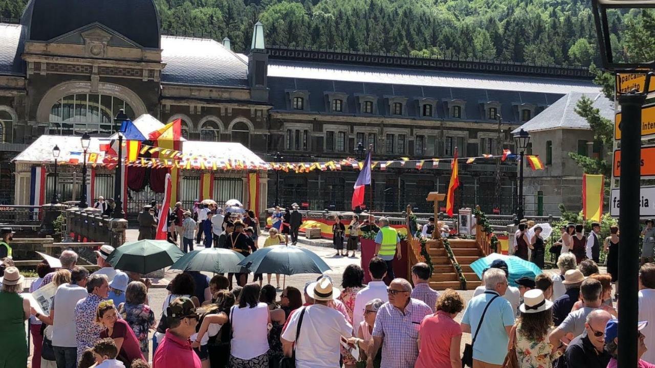 Appartamento Aranones Canfranc Esterno foto